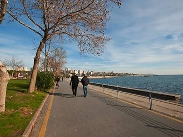 Wanna chill out? Caddebostan Sahili